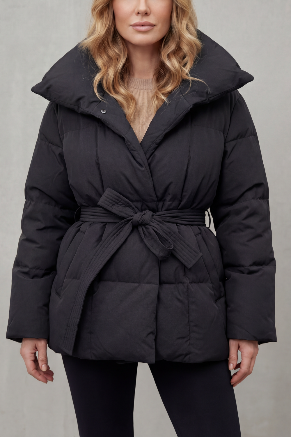 Anastasia | Piumino con Cintura e Collo Oversize