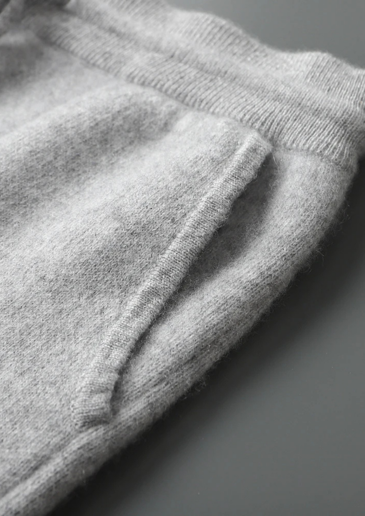 Set da tempo libero in cashmere premium grigio chiaro Alain