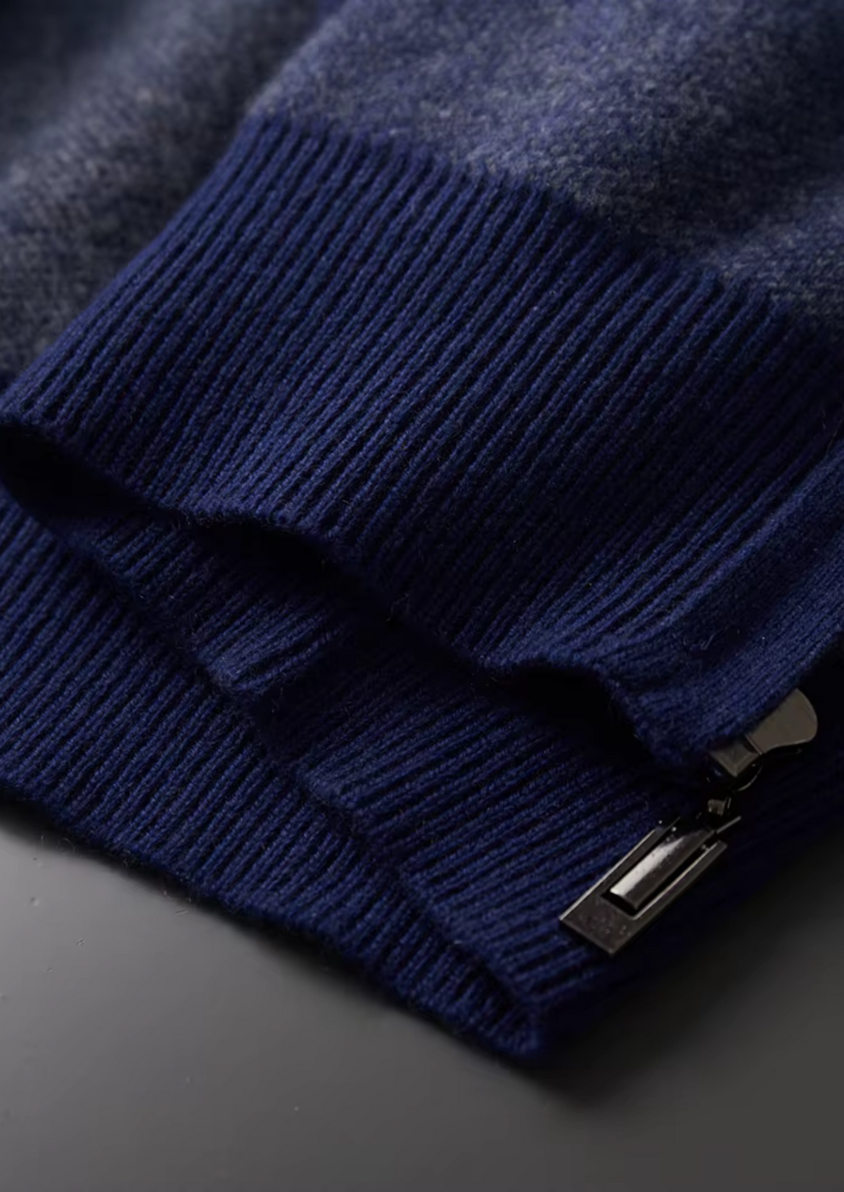Set da tempo libero in cashmere premium blu marino Torino