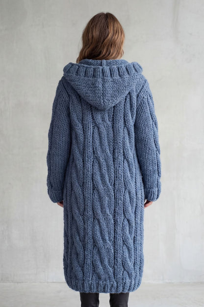 Laura | Cardigan-Cappotto Oversize con Cappuccio e Trecce