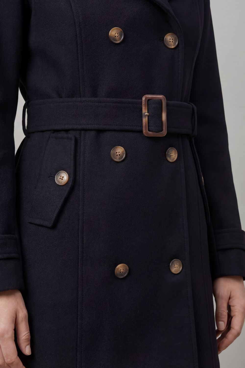 Anna | Trench con Cappuccio dal Taglio Sartoriale