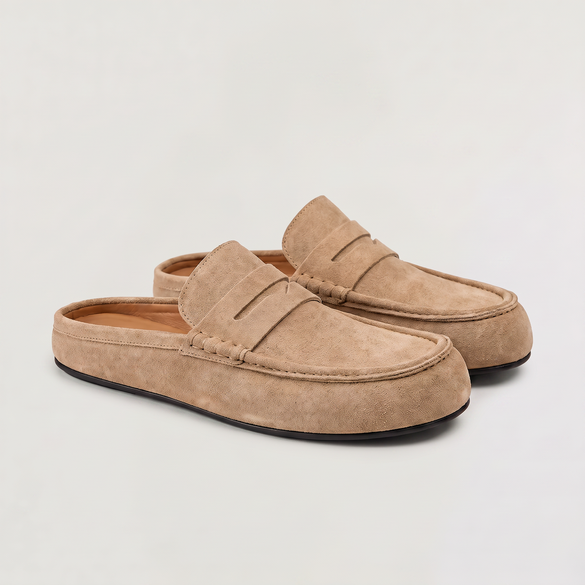 Mocassini senza retro da uomo in look suede