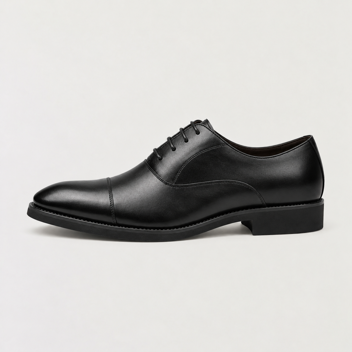 Scarpe da uomo eleganti con punta affusolata e lacci