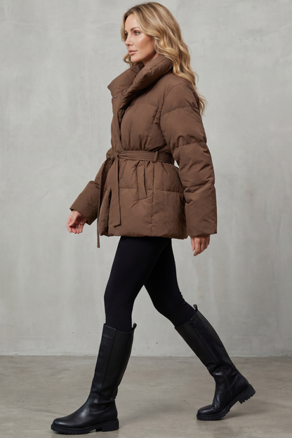Anastasia | Piumino con Cintura e Collo Oversize