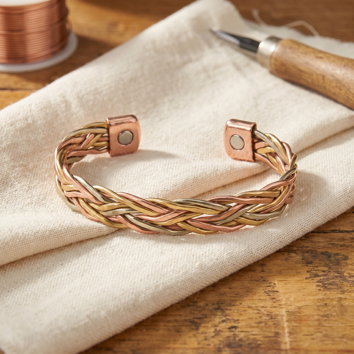 Bracciale in rame a tre filamenti
