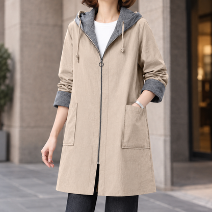 Iole | Cappotto a Mezza Lunghezza con Cappuccio, Zip e Tasche a Toppa